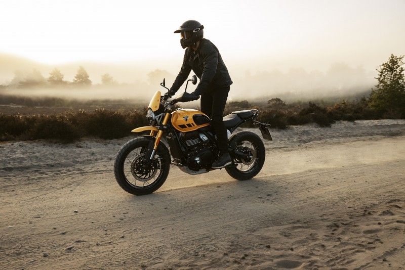 NDP Triumph Scambler 400 XC 012