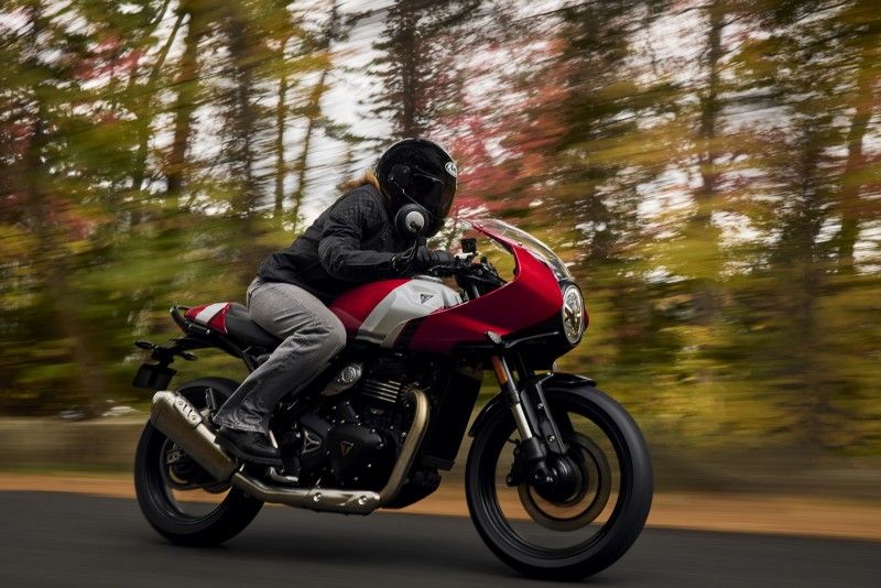 NDP TRIUMPH TRACKER THRUXTON 400 11