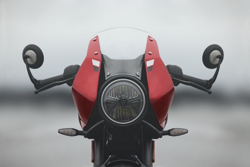 NDP TRIUMPH TRACKER THRUXTON 400 21