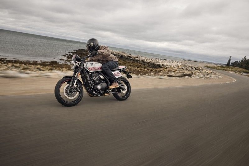 NDP TRIUMPH TRACKER THRUXTON 400 81
