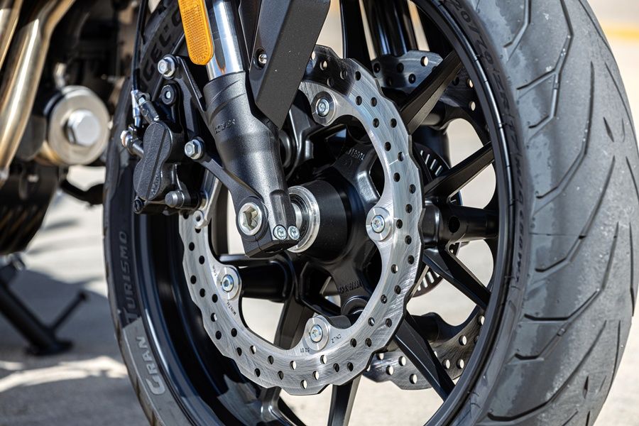 Voge 625R 2025 03