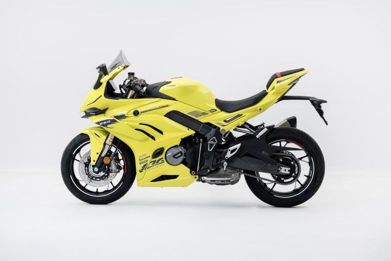 VOGE RR660S studio 07