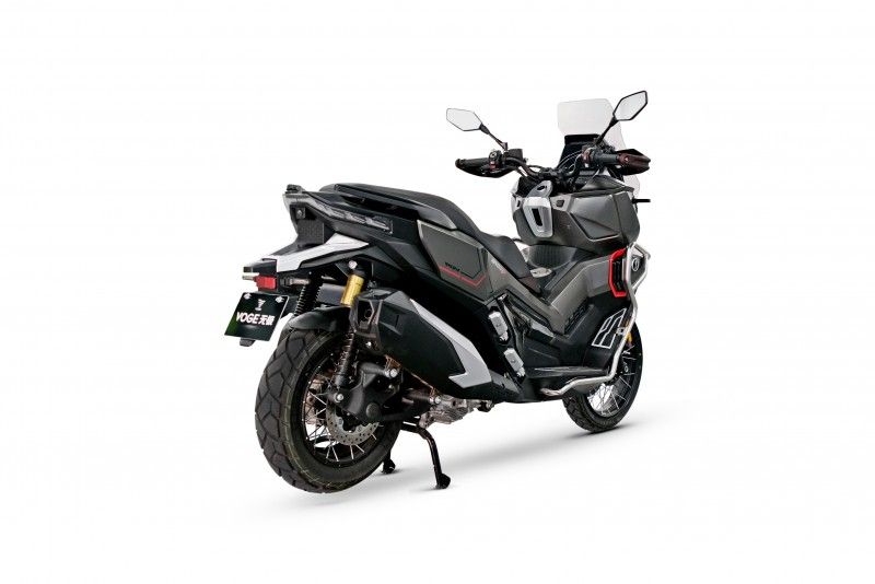 VOGE SR450ADV studio 05