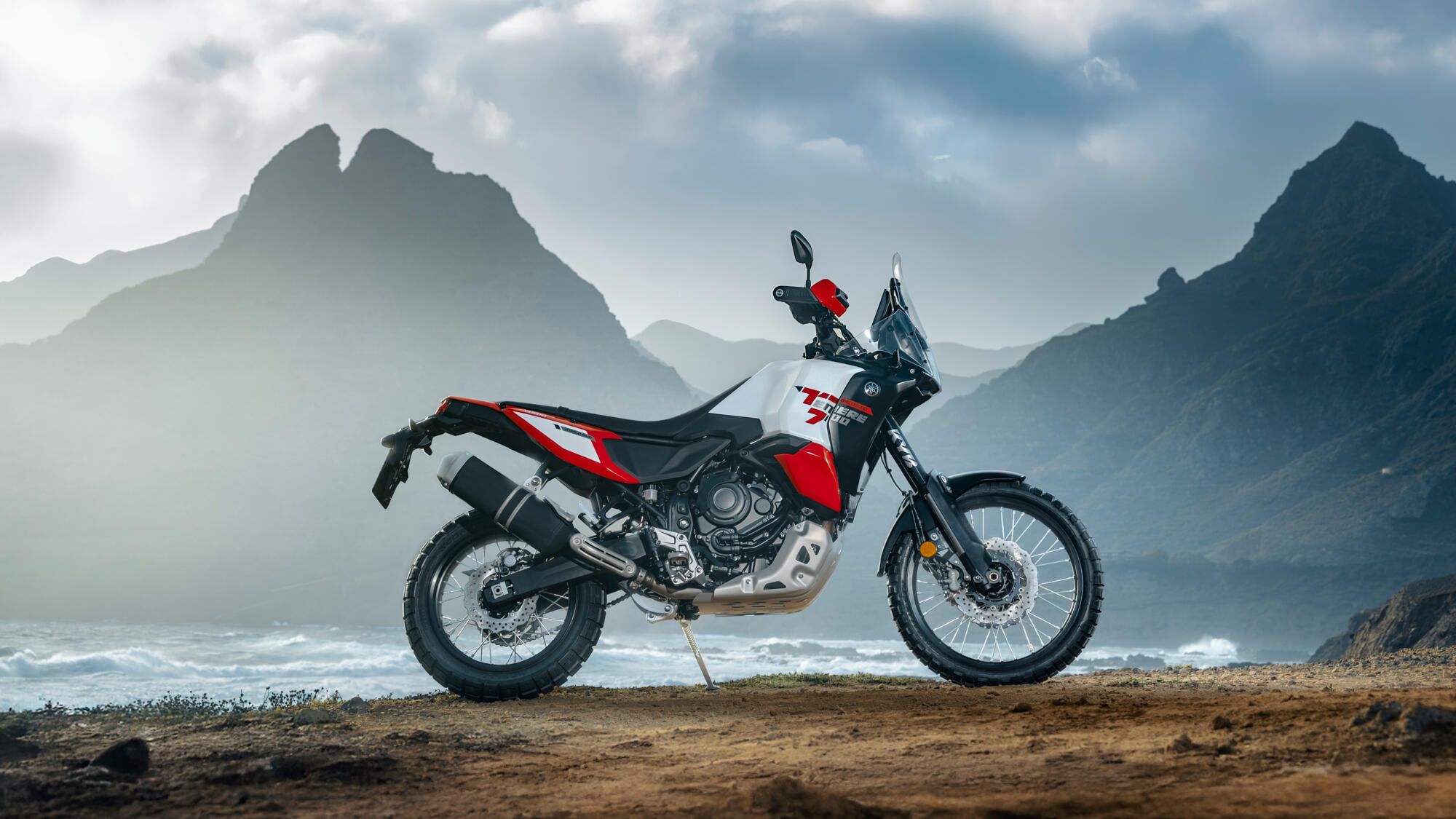 2026 Yamaha XTZ700D EU Redline White Static 003 03