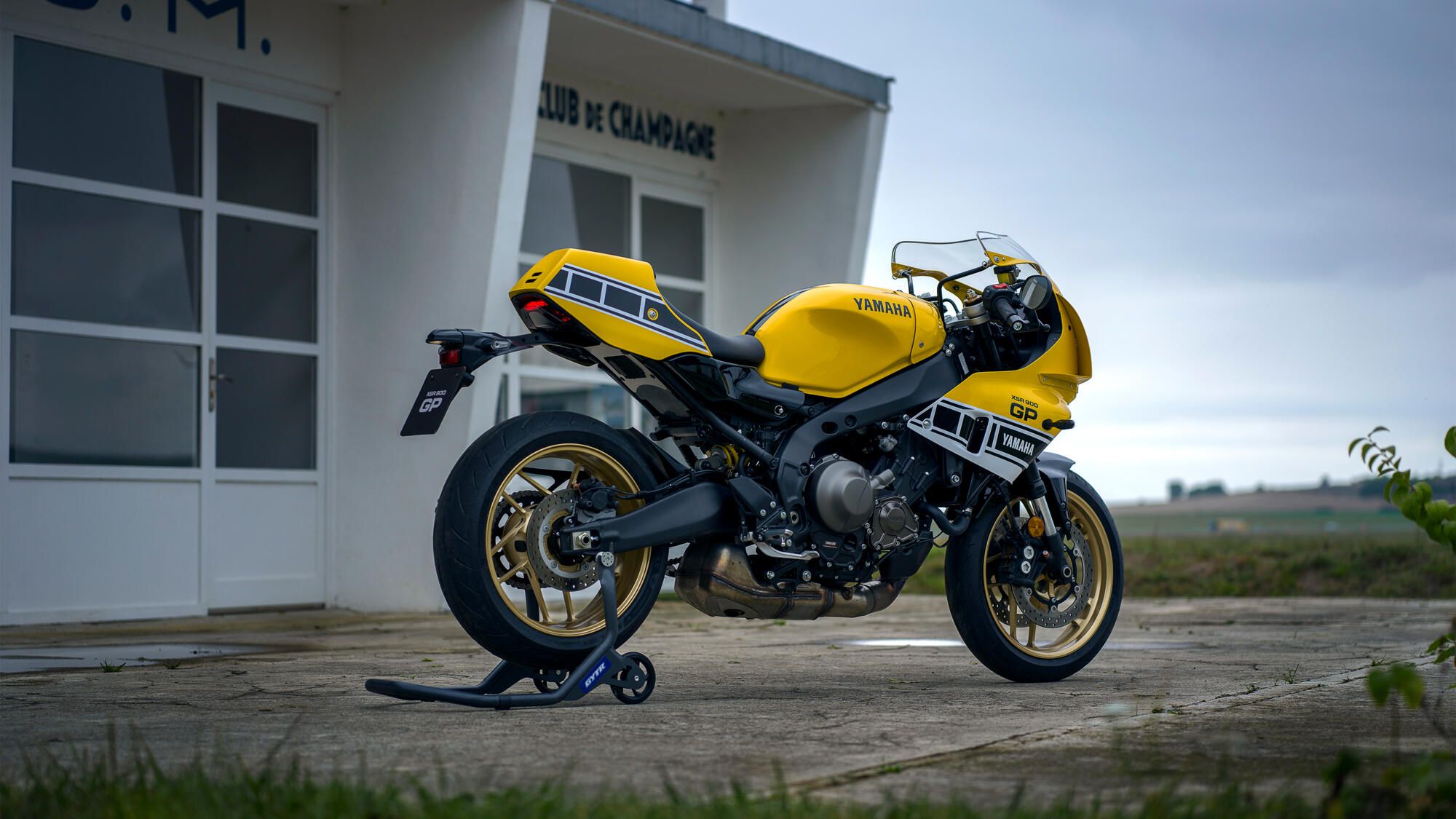 2026 Yamaha XS850GP EU Legend Yellow Static 004 03
