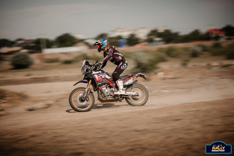 ApriliaTuaregRacing RoRallyMarathon25 01
