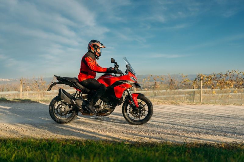MY25 MULTISTRADA V2 DYNAMIC 19 UC732483 High