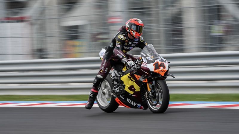 50216 R8 JDR WSBK ACTION