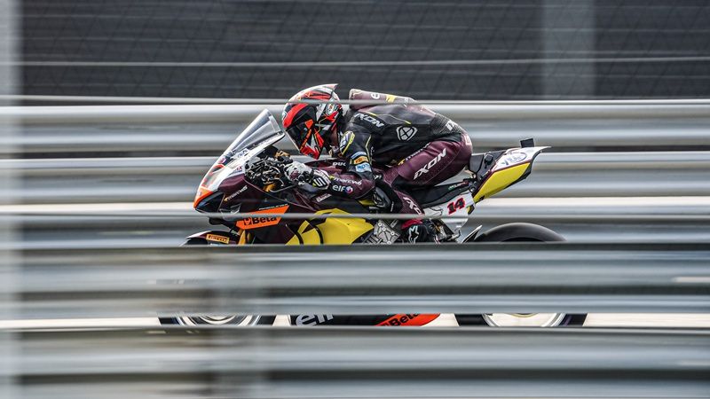 52346 R8 JDR WSBK ACTION 2