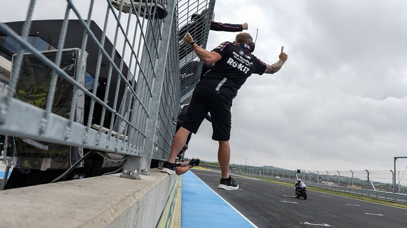 54624 R8 JDR WSBK ACTION