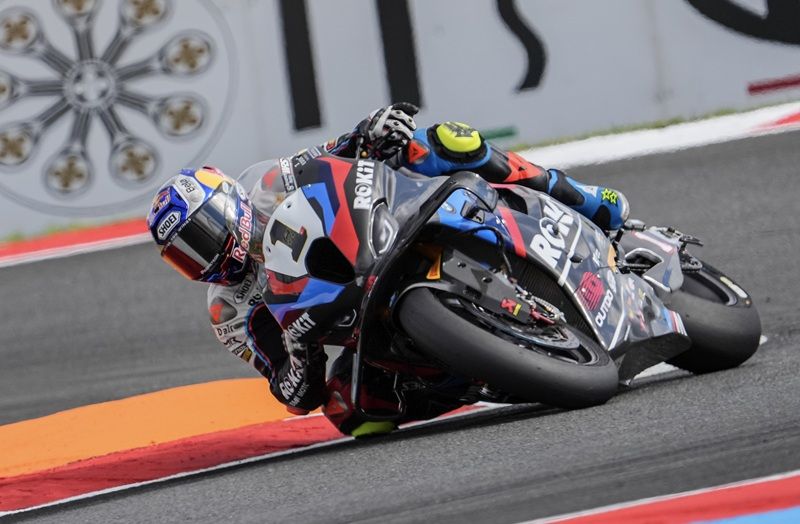 51792 R9 JDR WSBK ACTION