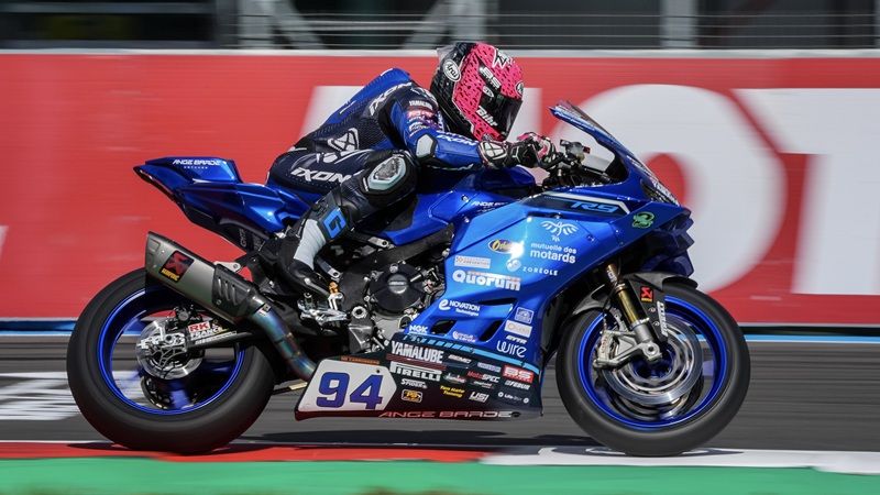 52356 R9 JDR WSBK ACTION