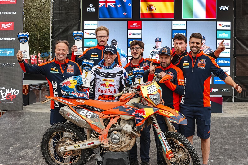 podium egp 260502 EnduroGP Spain 6028
