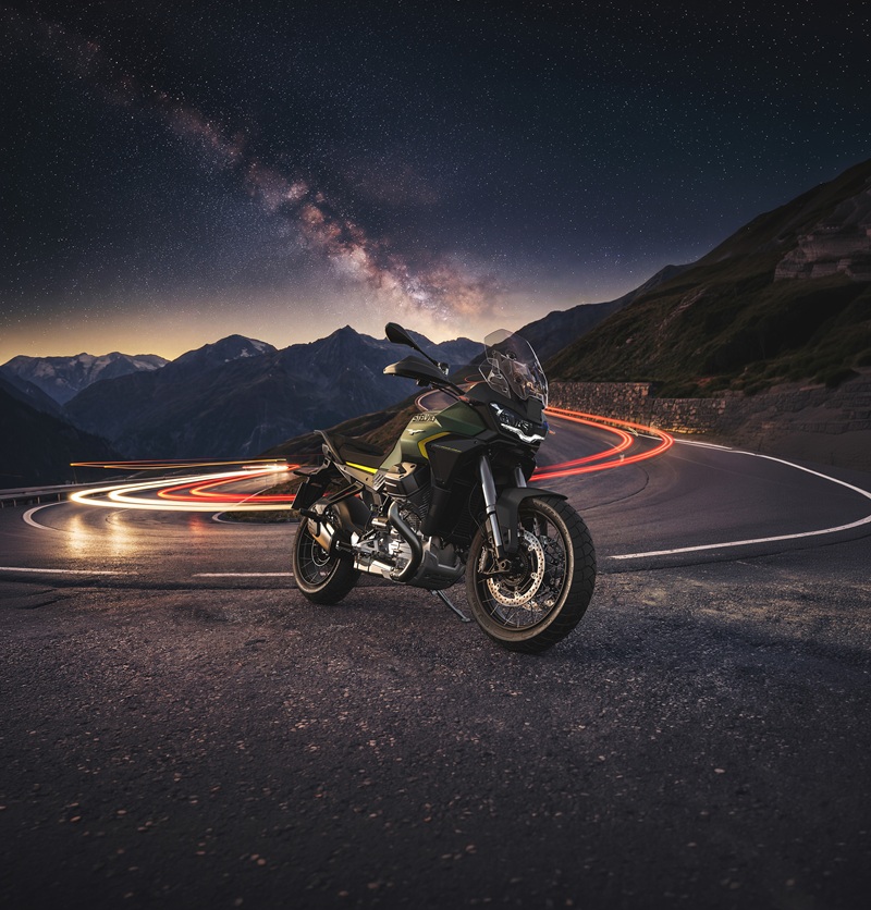 05 MotoGuzzi Stelvio Verde Hiking