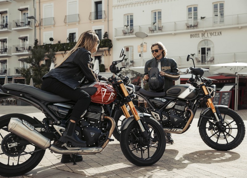TRIUMPH PROMO DGR 400 01
