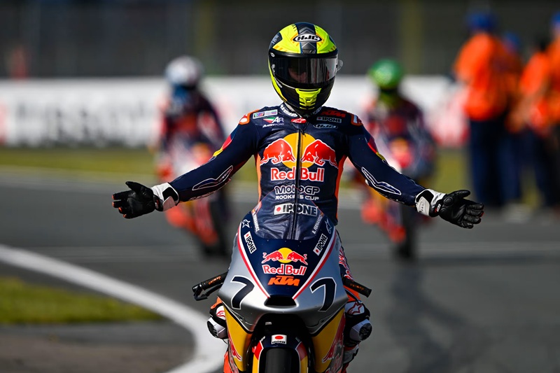 benat fernandez on his victory lap in assen 2026 race 2