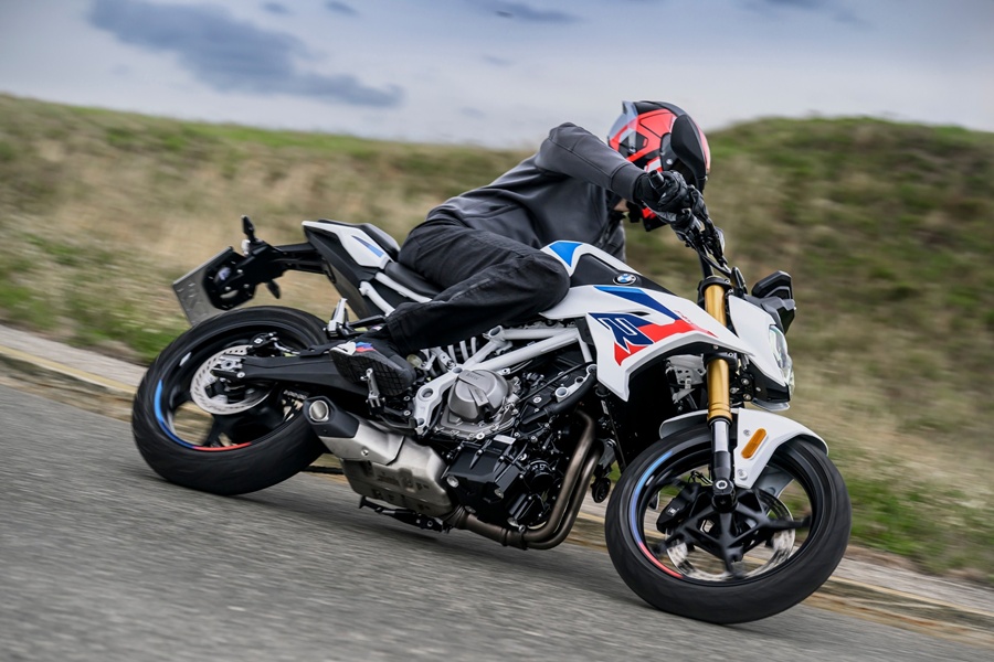 P90655284 lowRes bmw f 450 r