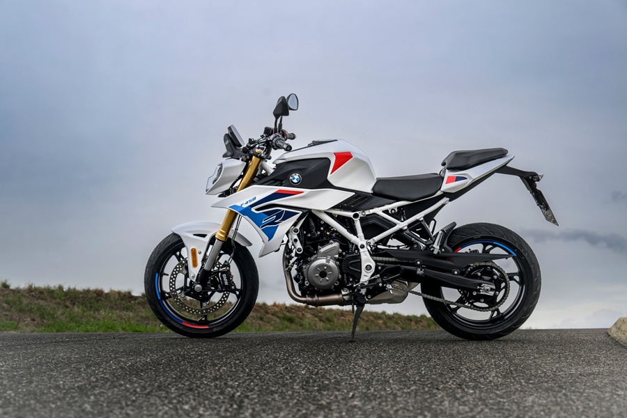 P90655303 lowRes bmw f 450 r