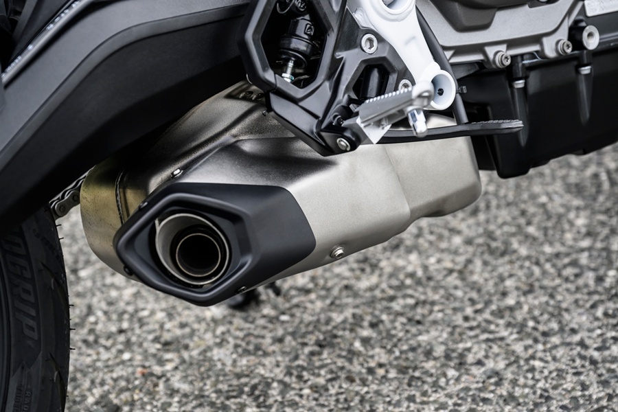 P90655313 lowRes bmw f 450 r