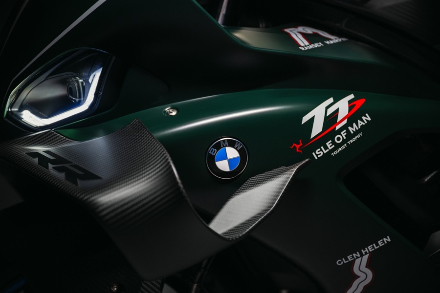 P90640688 lowRes bmw m 1000 rr limite