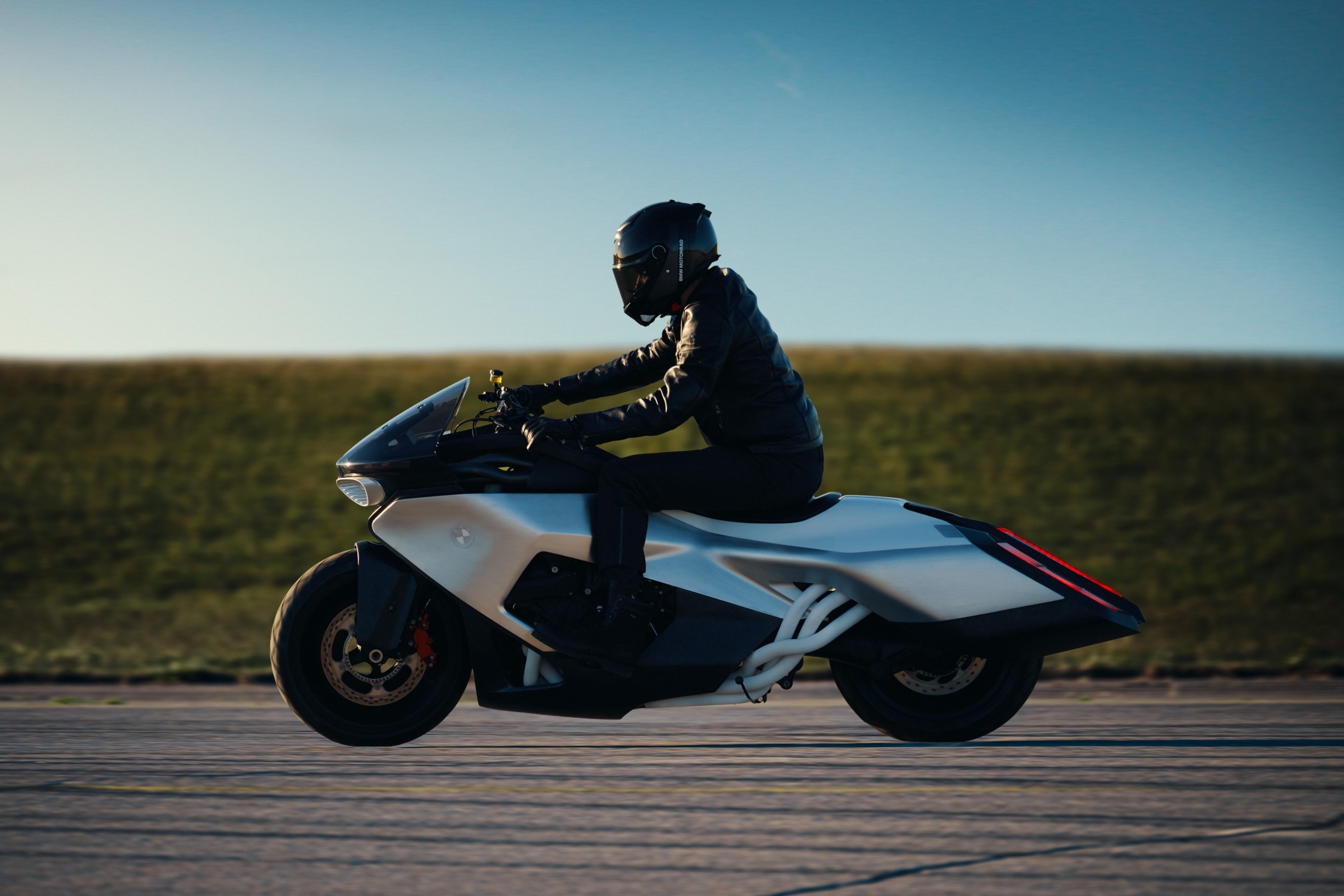P90640456 lowRes bmw motorrad vision