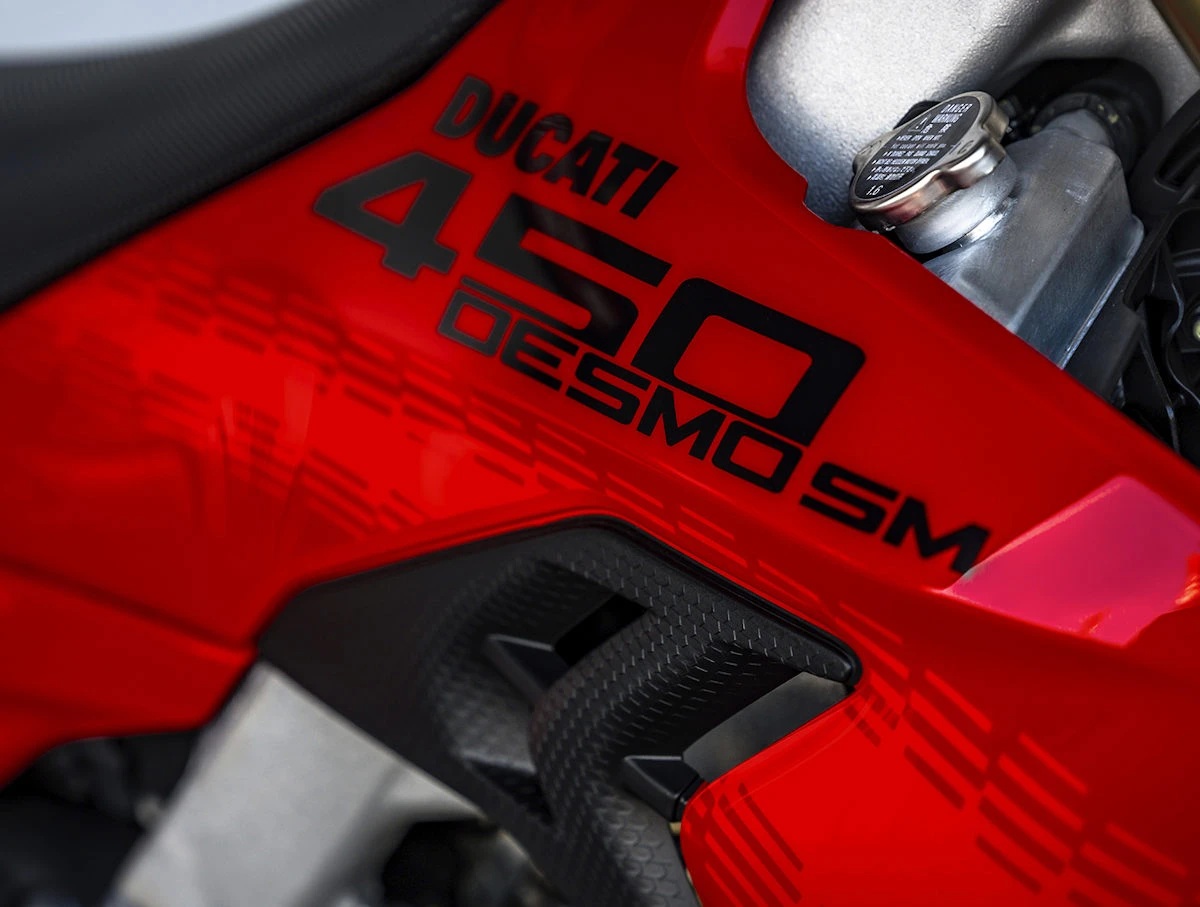 Ducati Desmo450 SM 2