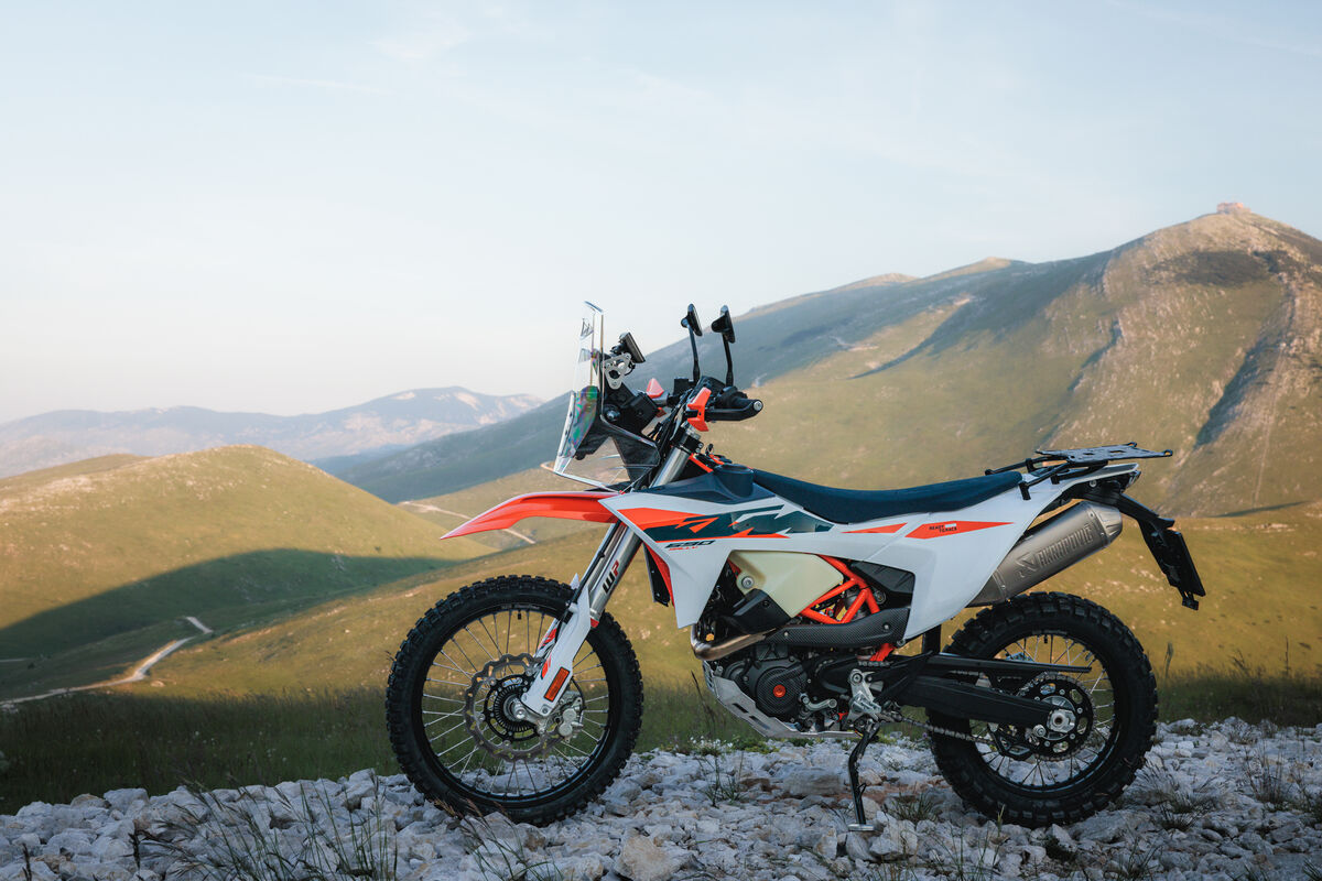 762894 MY27 KTM 690 RALLY STATIC CAT A