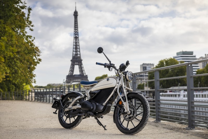 Flying Flea Paris PW Wide Shot 3