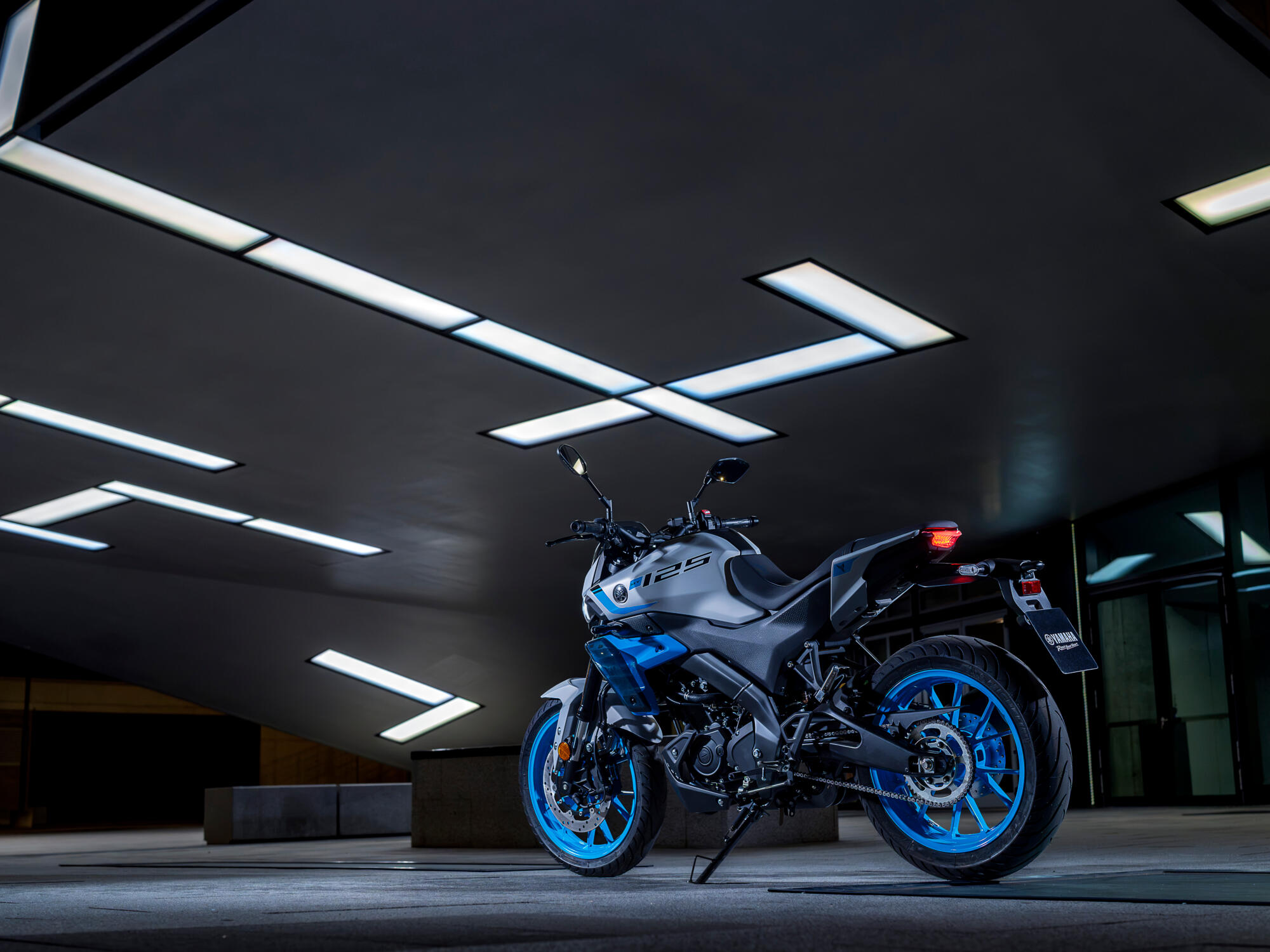 2027 Yamaha MT125A EU Ice Storm Static 005 01