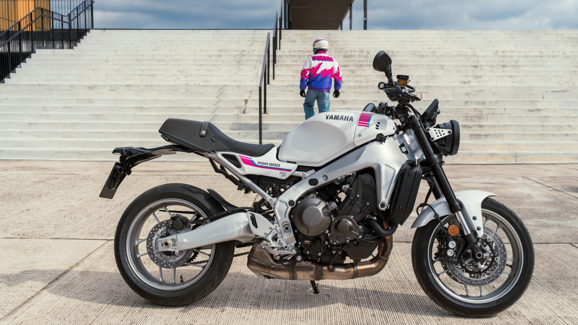 2027 Yamaha XS850 EU Neon White Static 006 03