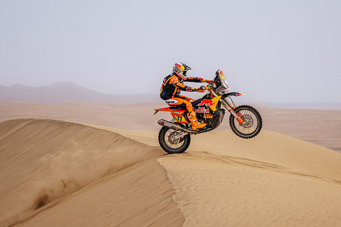 3 luciano benavides KTM Dakar Rally 2026 Saudi Arabia Stage10 0327