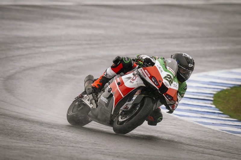hi 01 Phillip Island WorldSBK 2026 Sunday Lowes Z9A 2421 001