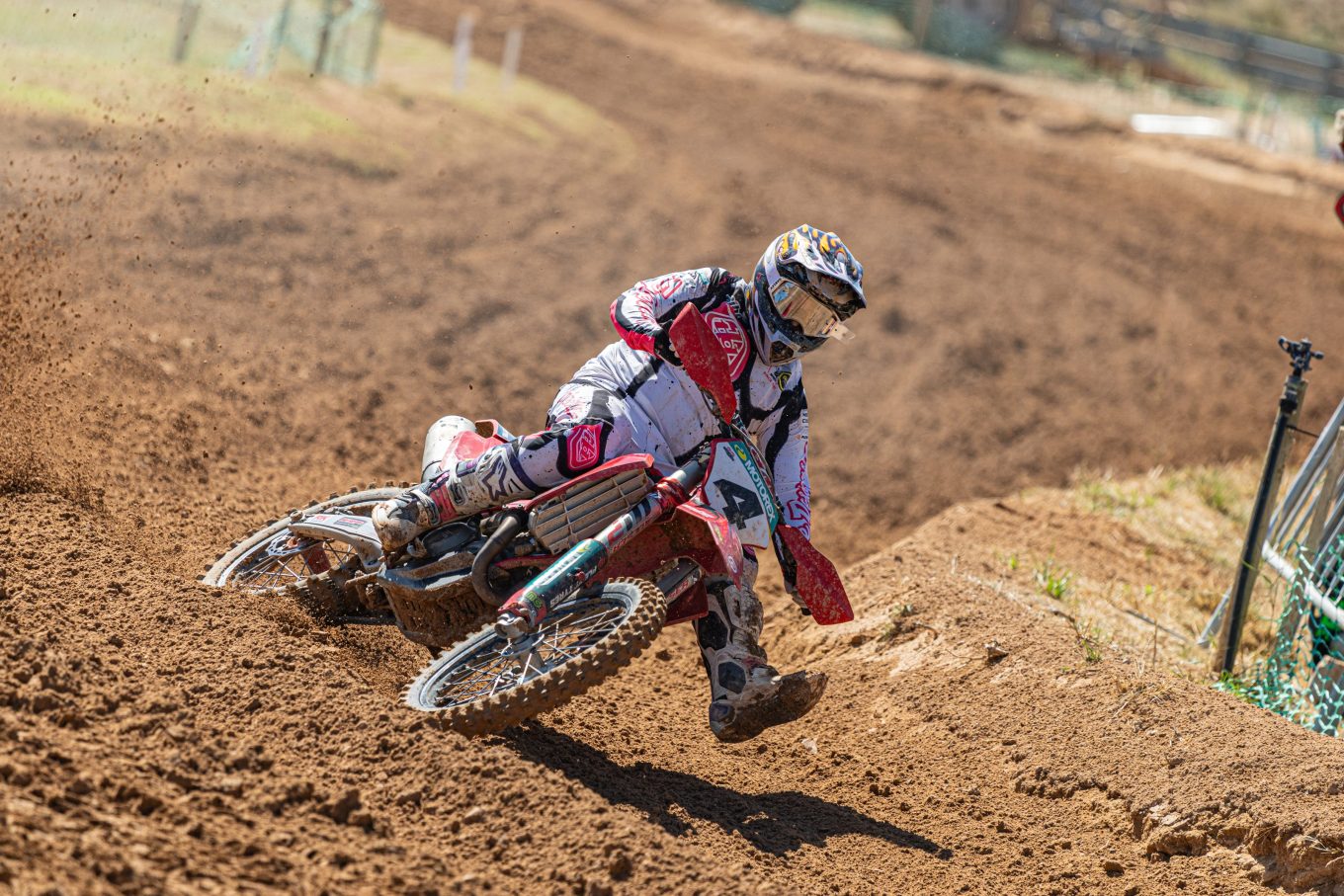 Sprint Mx Motorland I3A9164 1360x907