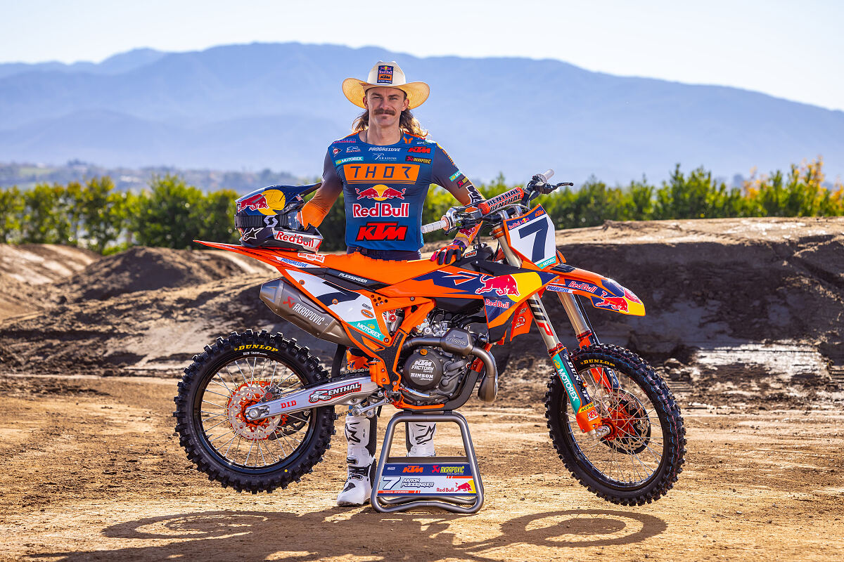 728143 Aaron Plessinger Red Bull KTM SMX Team Shoot 2026 9 Team Shooting Red Bull KTM SX 2026