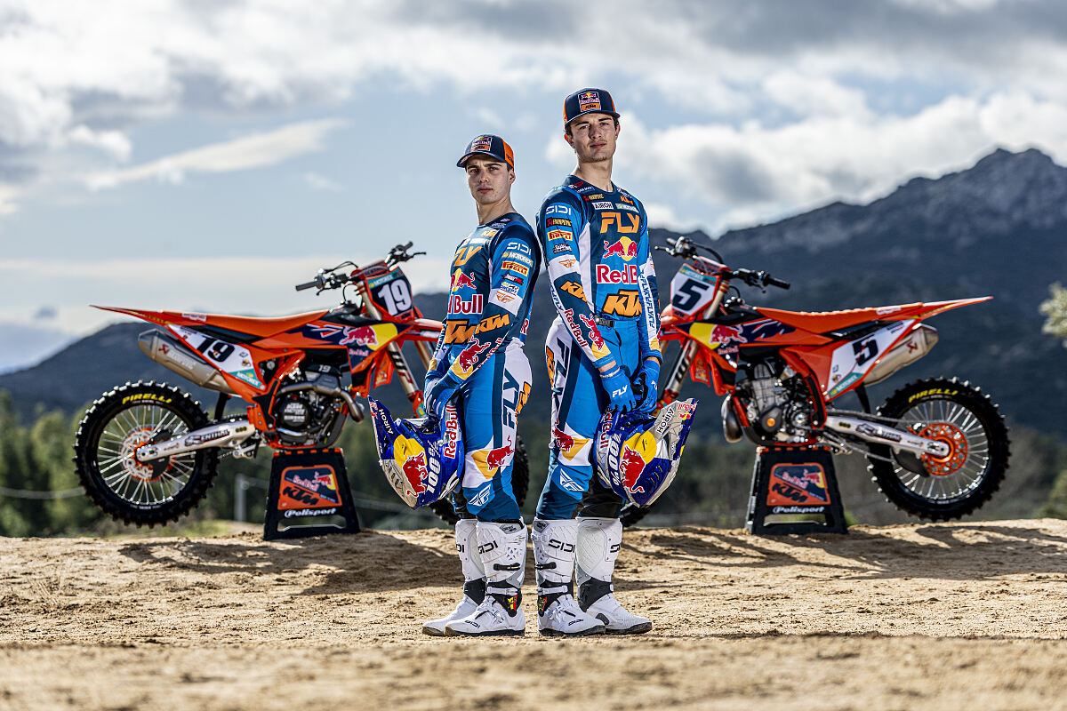 733188 Red Bull KTM Lucas Coenen Sacha Coenen De Carli MXGP Team Shoot 2026 8 Photo Red Bull KTM Factory Racing De Carli IT