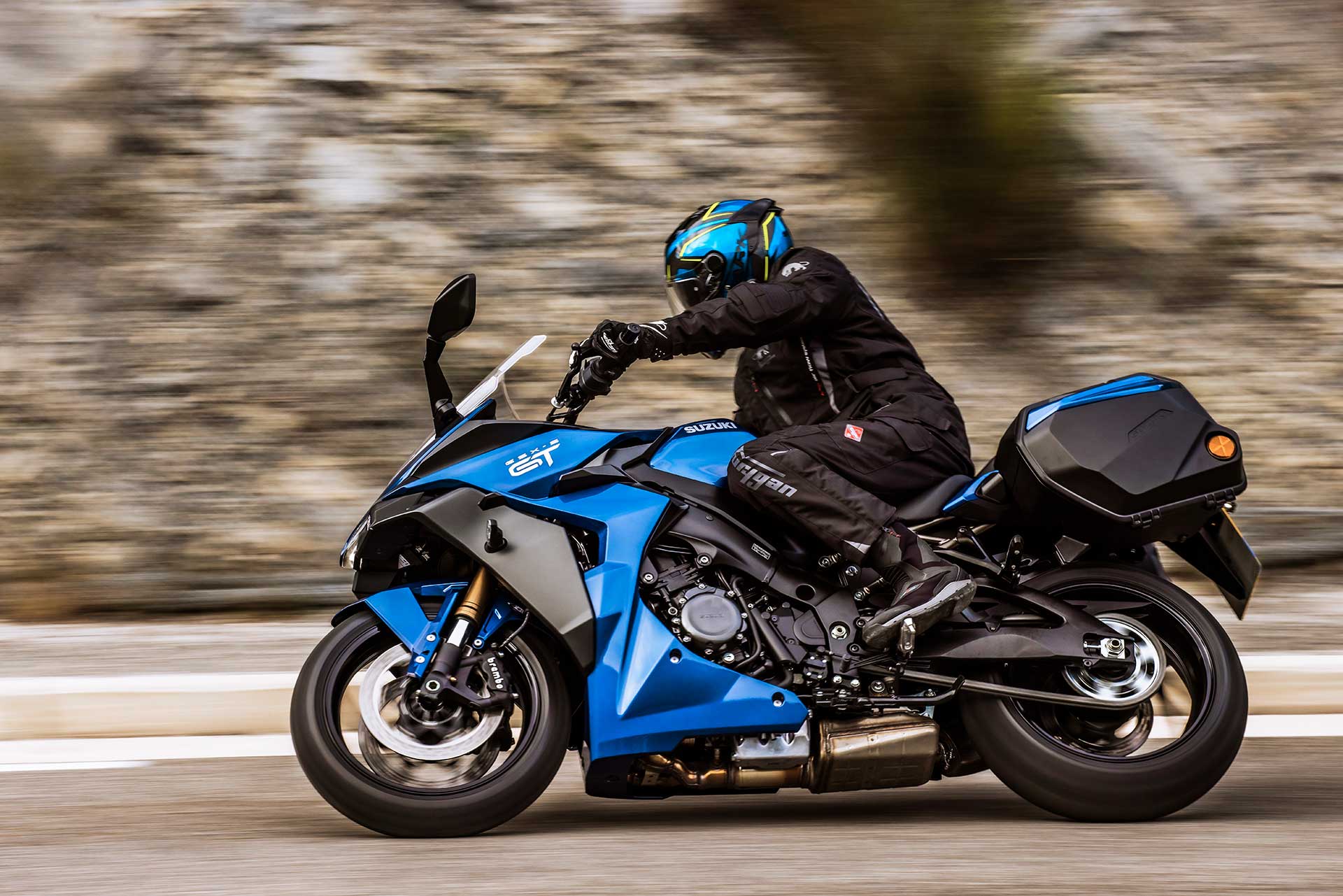 GSX S1000GT M2 Action 11 QT8