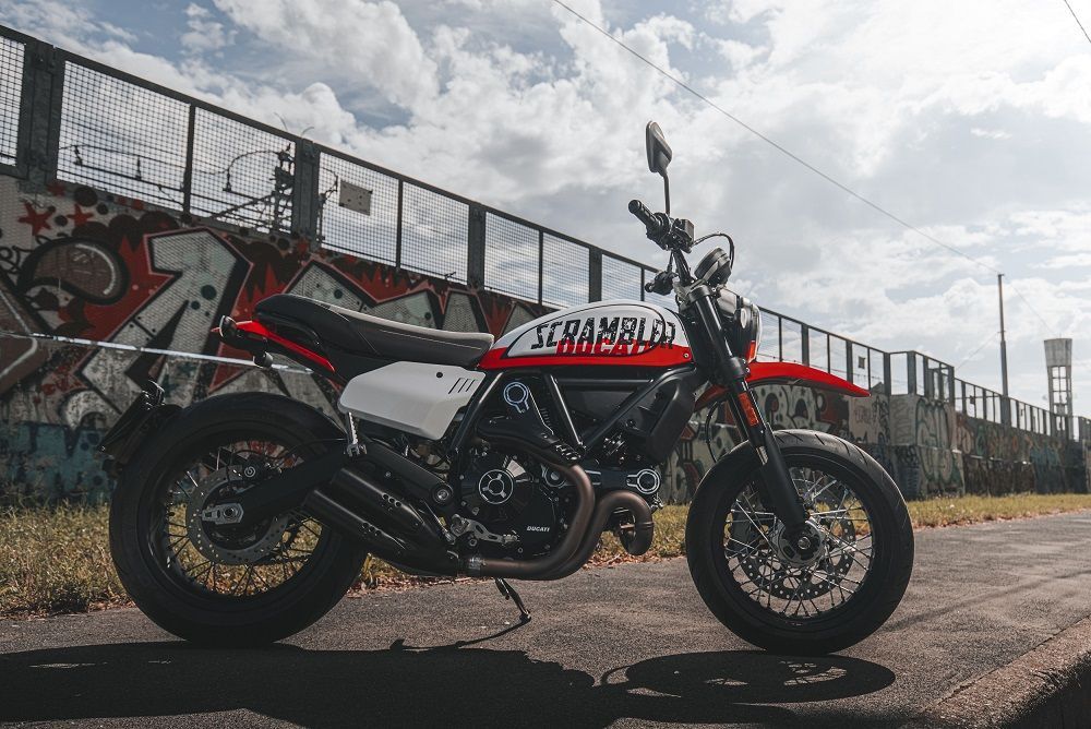 MY22 DucatiScrambler UrbanMotard 023 UC341520 High