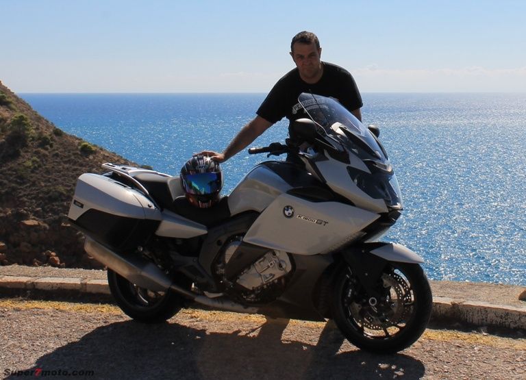 bmw k 1600 gt tomas posando