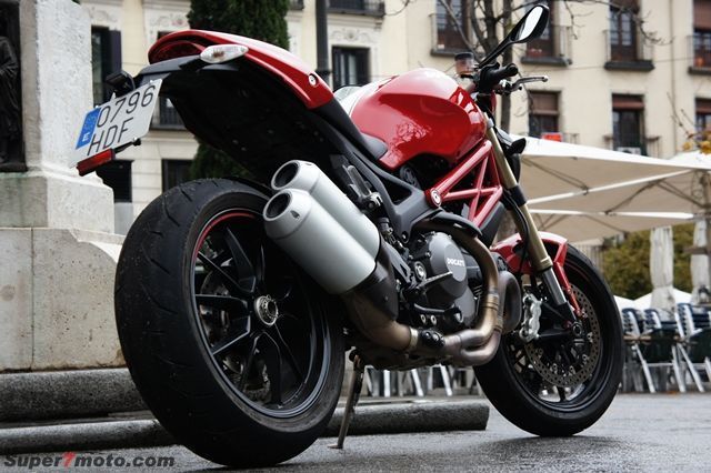 Monster1100Evo056