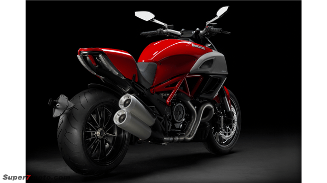 Diavel 2012 03