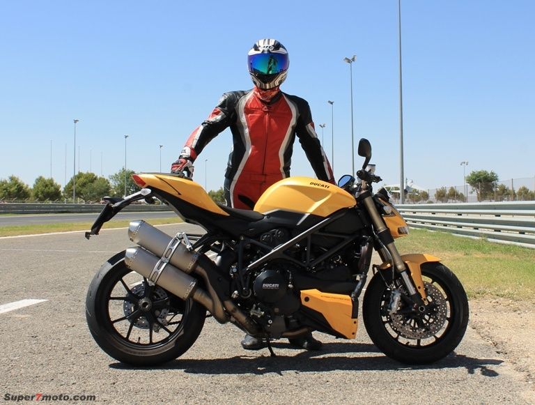 Pep posando SF 848