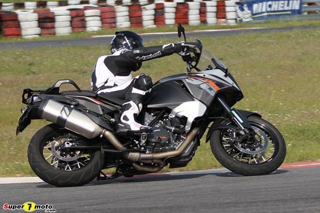 ktmAdventure03