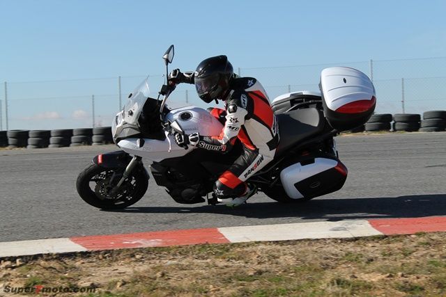 Versys1000 accion 013