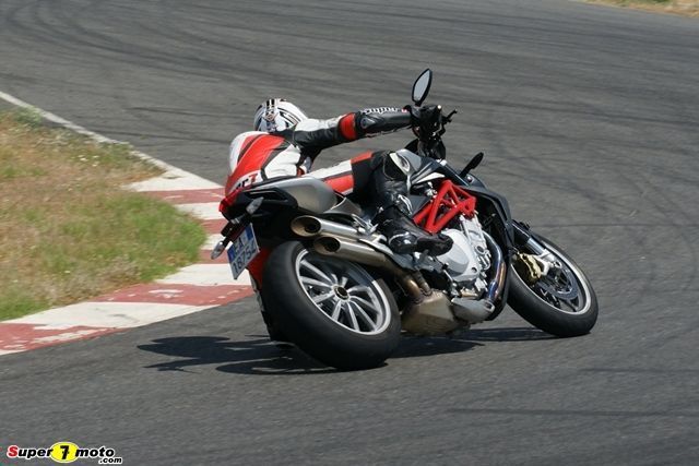 Brutale 1090 08