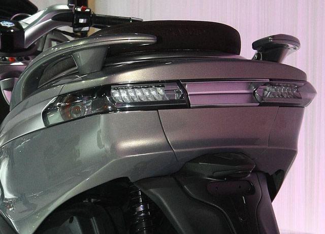 piaggio x10 3
