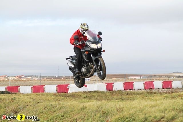 VStrom650 075
