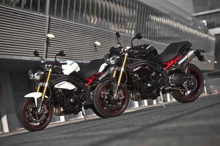 Triumph STriple Statics 29