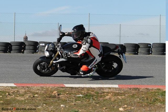 StreetTriple2013 accion 002