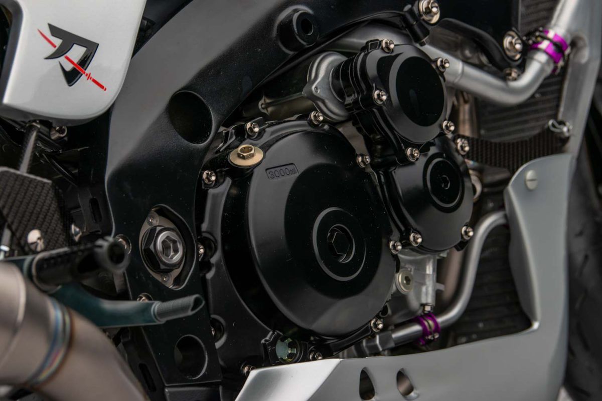 suzuki katana gsx r1000 team classic suzuki 8 1200x801